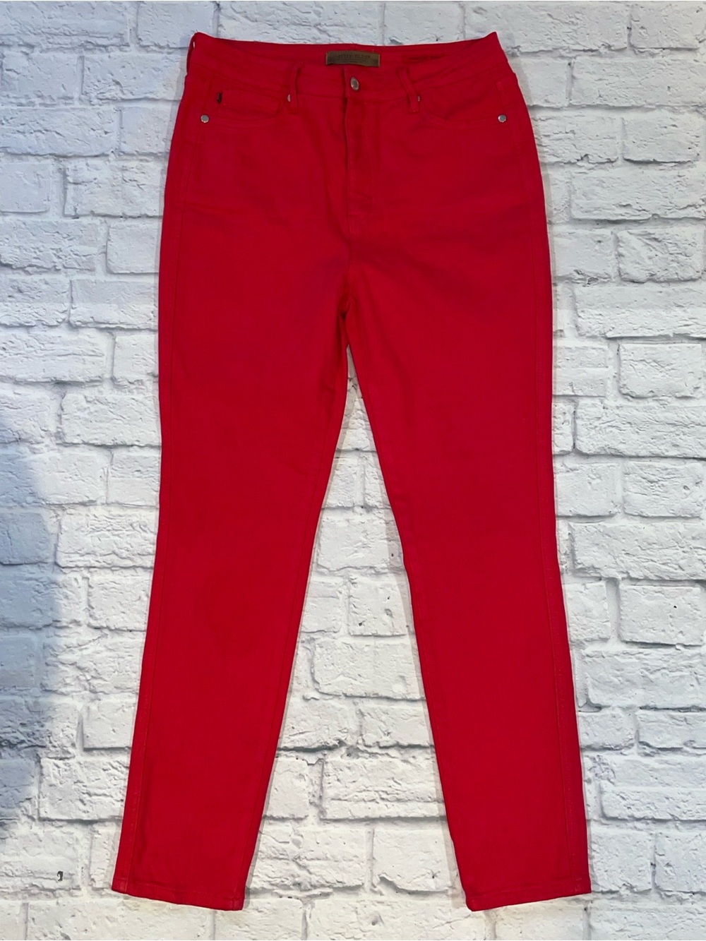 JUDY BLUE "FIRE ENGINE" RED TUMMY CONTROL SKINNY JEANS. Size 13(31)